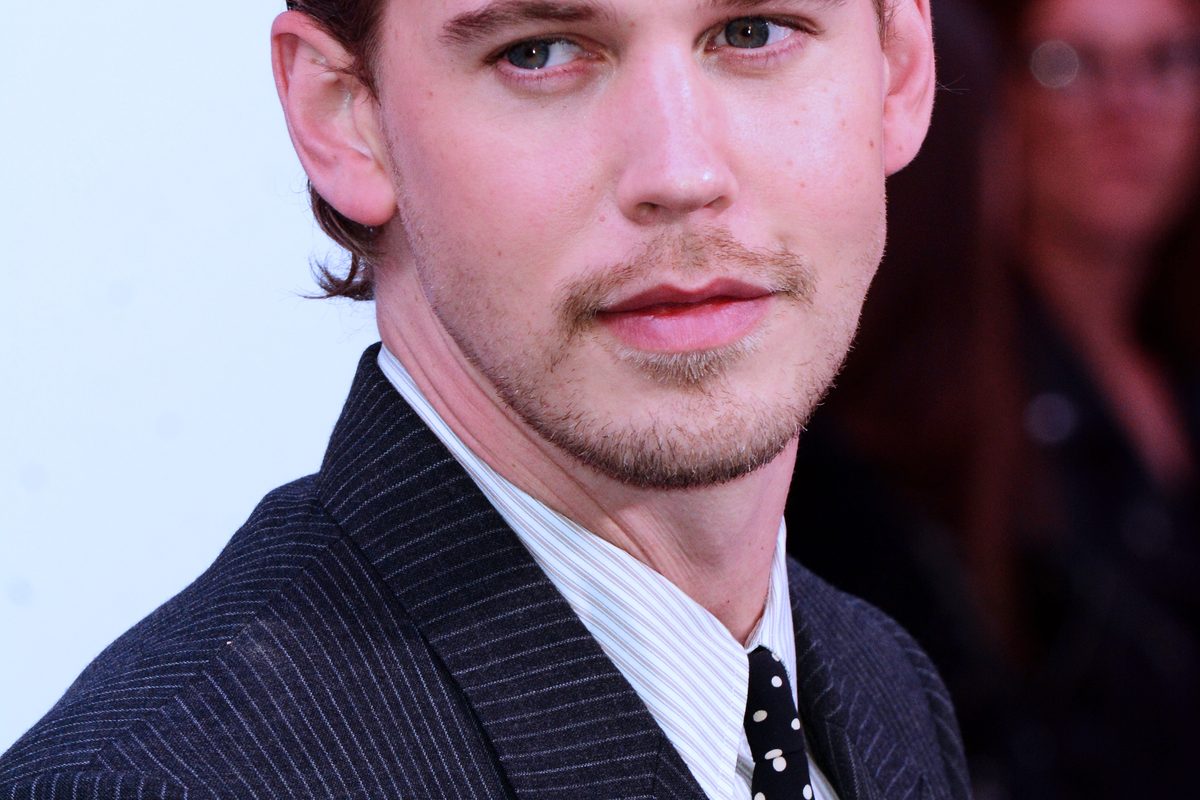 Austin Butler Slides Into '80s Vibes in First ‘Miami Vice’ Look