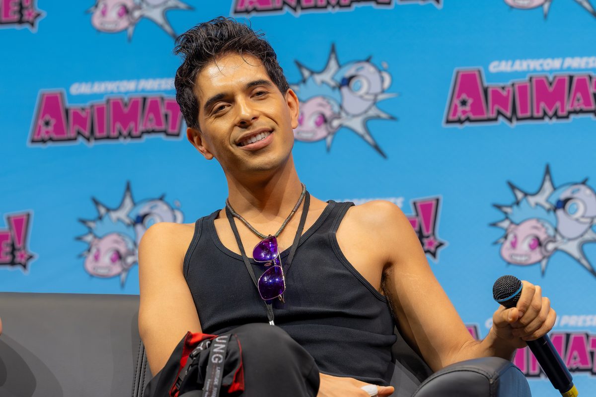 Brandon Rogers Screams at Comic Con Heckler: 'Get the F— Out'