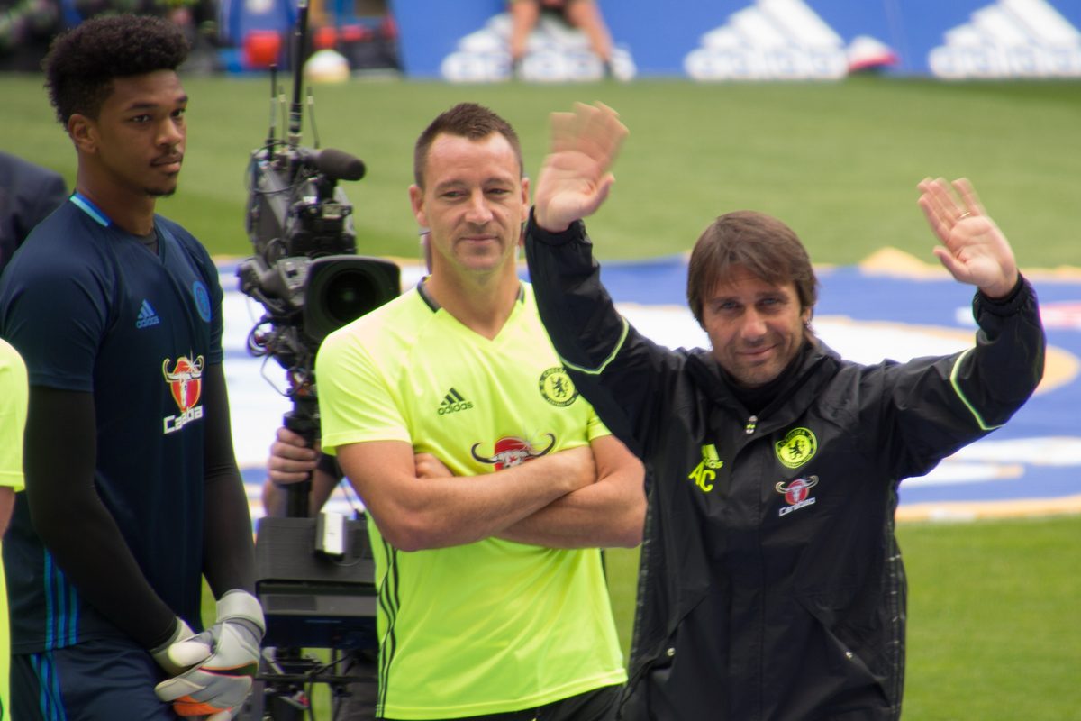 Conte Ready to Rescue United if Carrick Falls