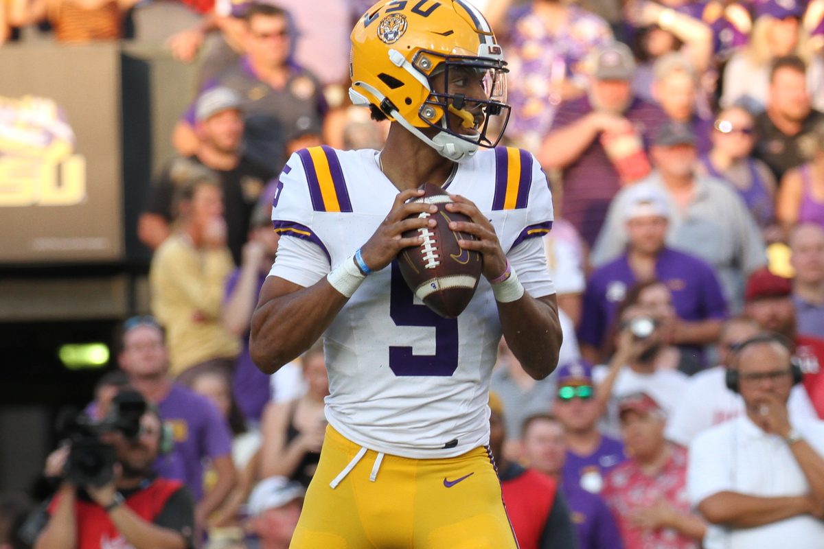 Daniels Returns With Brace After Second Elbow Dislocation