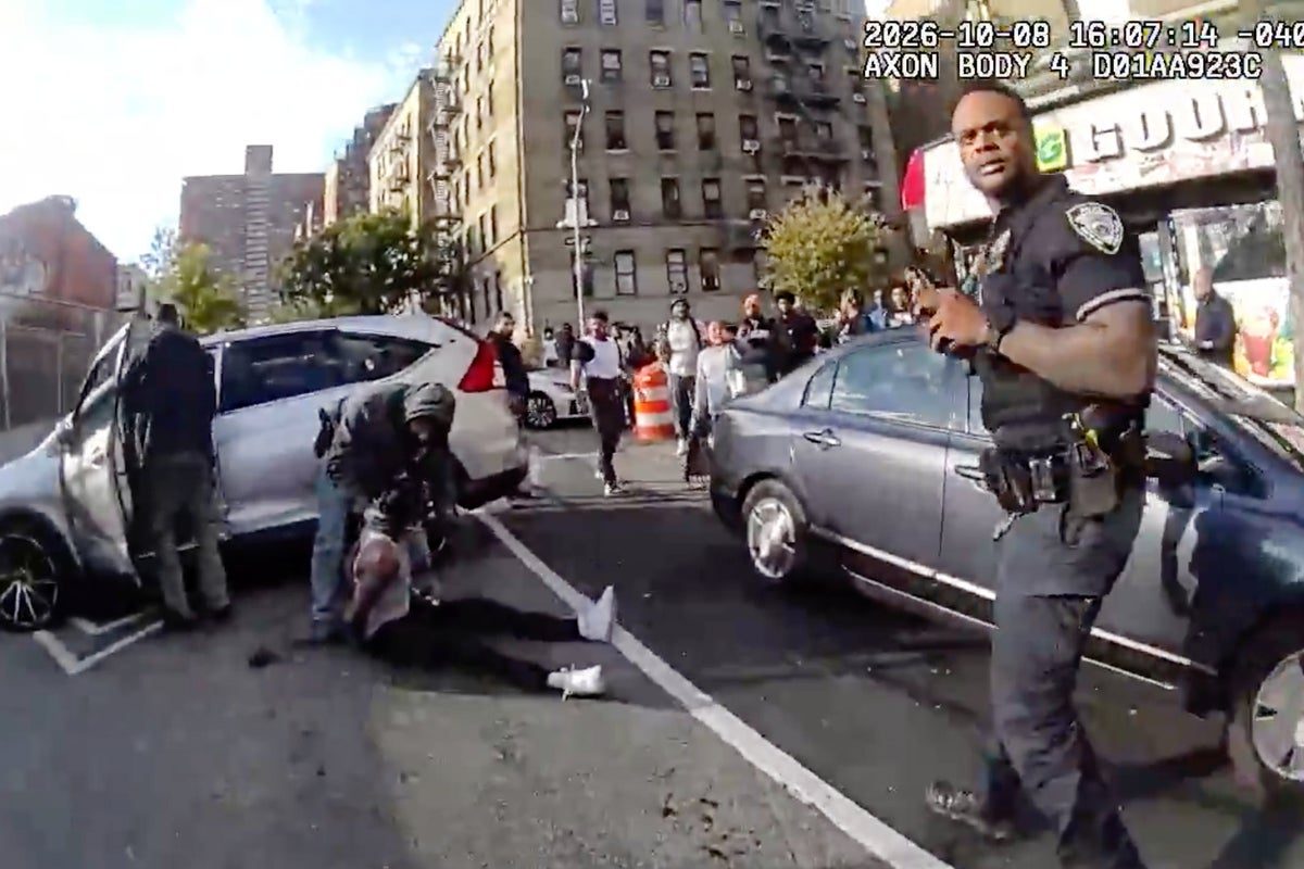 ICE Officer Shot NY Man With Child in Car, Lawyers Say