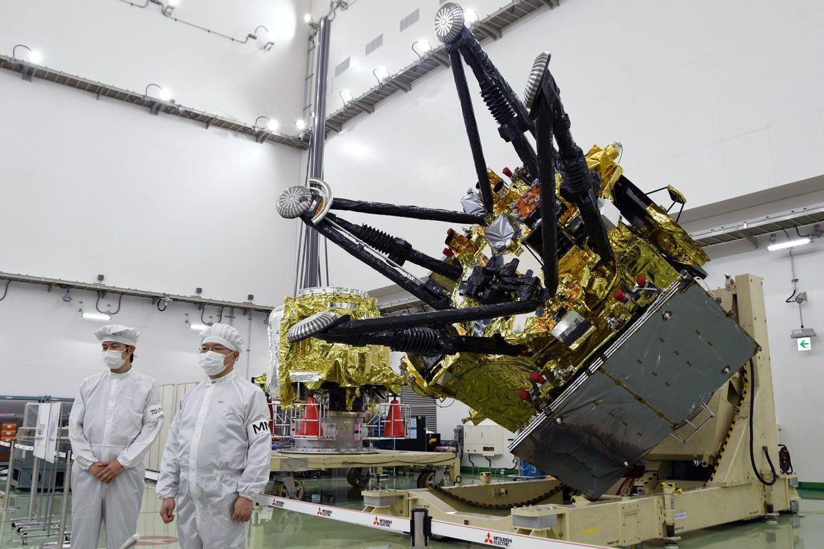 Japan launches first mission to bring Martian moon samples to Earth