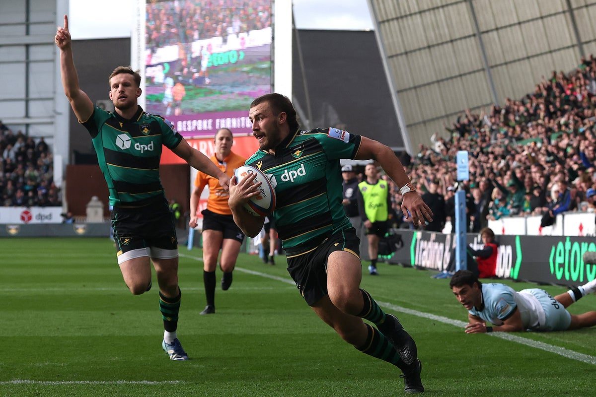 Sleightholme hat-trick as Saints thrash Bath 71-48 in 18-try thriller