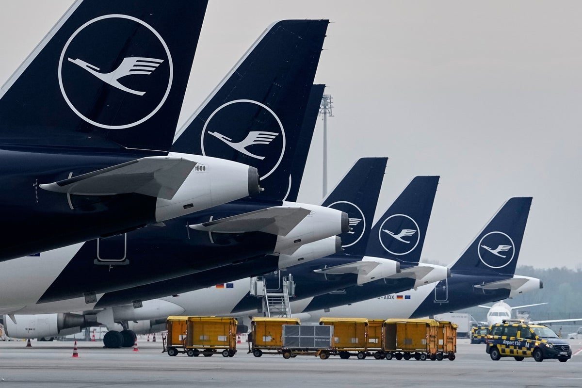 Saudi Capital Airport Hit by Explosions, Flights Halted