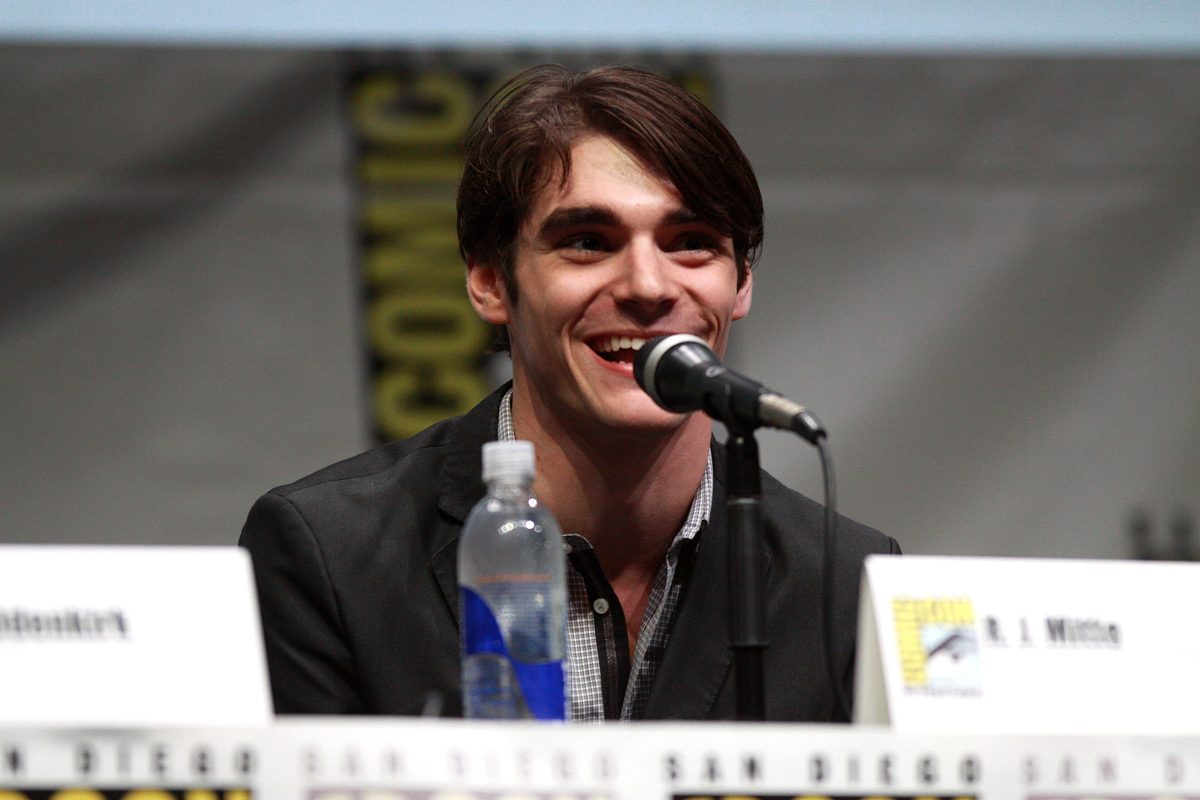 RJ Mitte, Breaking Bad Actor with Cerebral Palsy, Dies at 34
