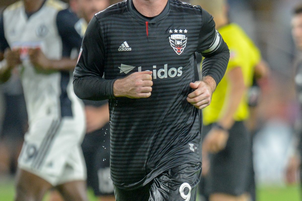 Rooney slams Gravenberch: 'Naive and stupid' after red card