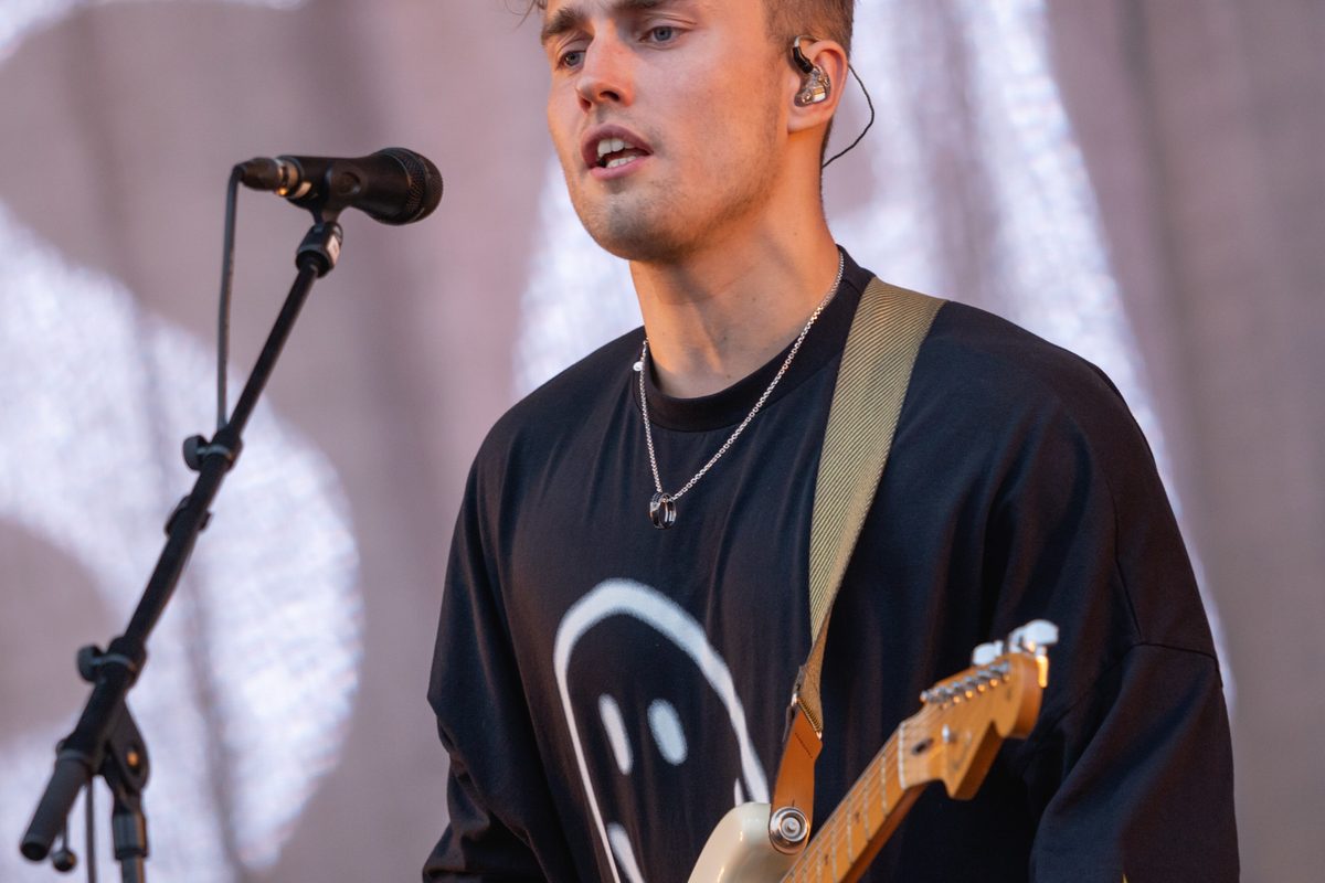 Sam Fender to headline Glastonbury 2027 after record-breaking hit