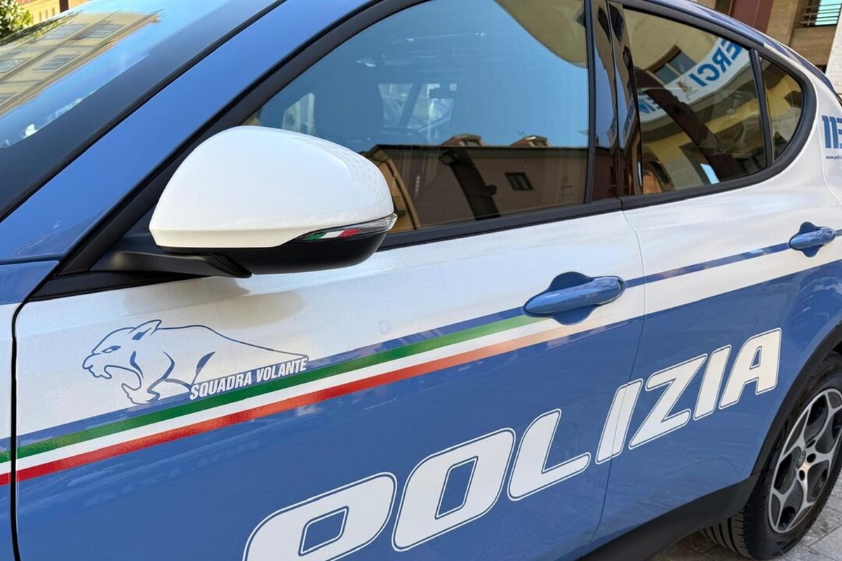 Milano, paura in metro: 16enne accoltellato alla schiena a Napoli