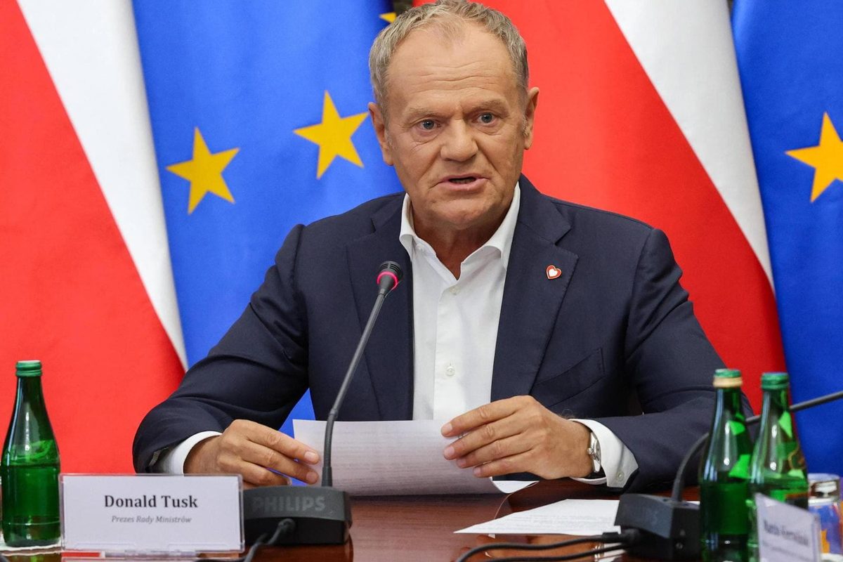 Polonia, allarme attentato: Tusk in allerta dopo segnalazione segreta