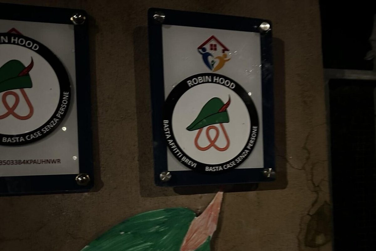 Roma: Banda dei Robin Hood taglia lucchetti degli smart locker in protesta