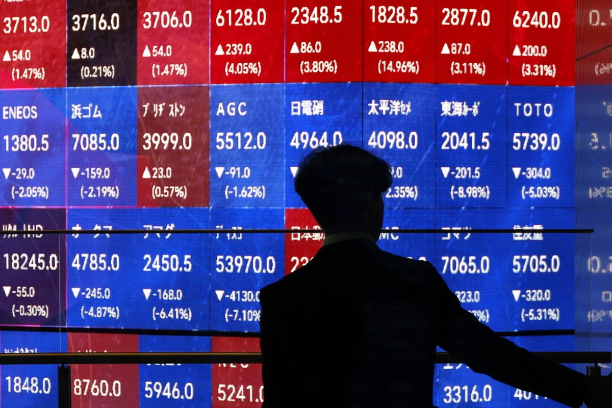 Tokyo Borsa in calo: timori sui semiconduttori e AI