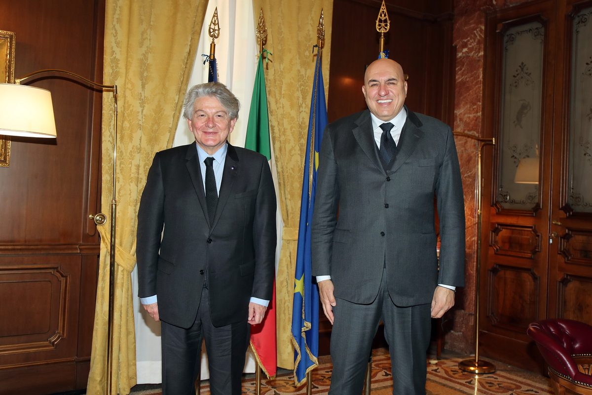 Crosetto annuncia radar nei Balcani per proteggere l'Italia