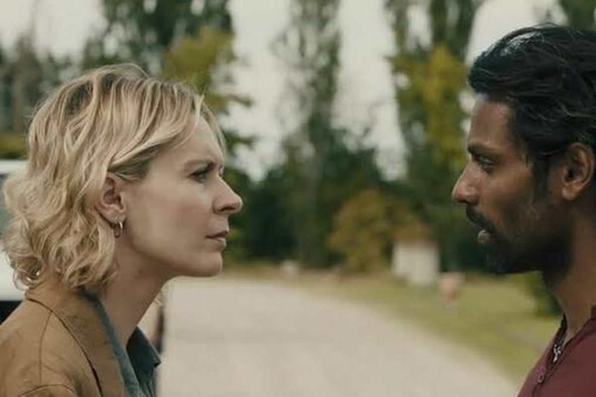 "Estranei", la nuova serie Rai 2 con Ricky Memphis ed Elena Radonicich: «Così si…