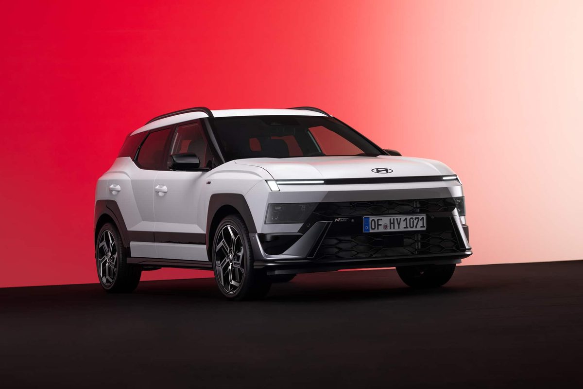 Hyundai Bayon 2026, a Parigi debutta la terza generazione: più grande e full hybrid
