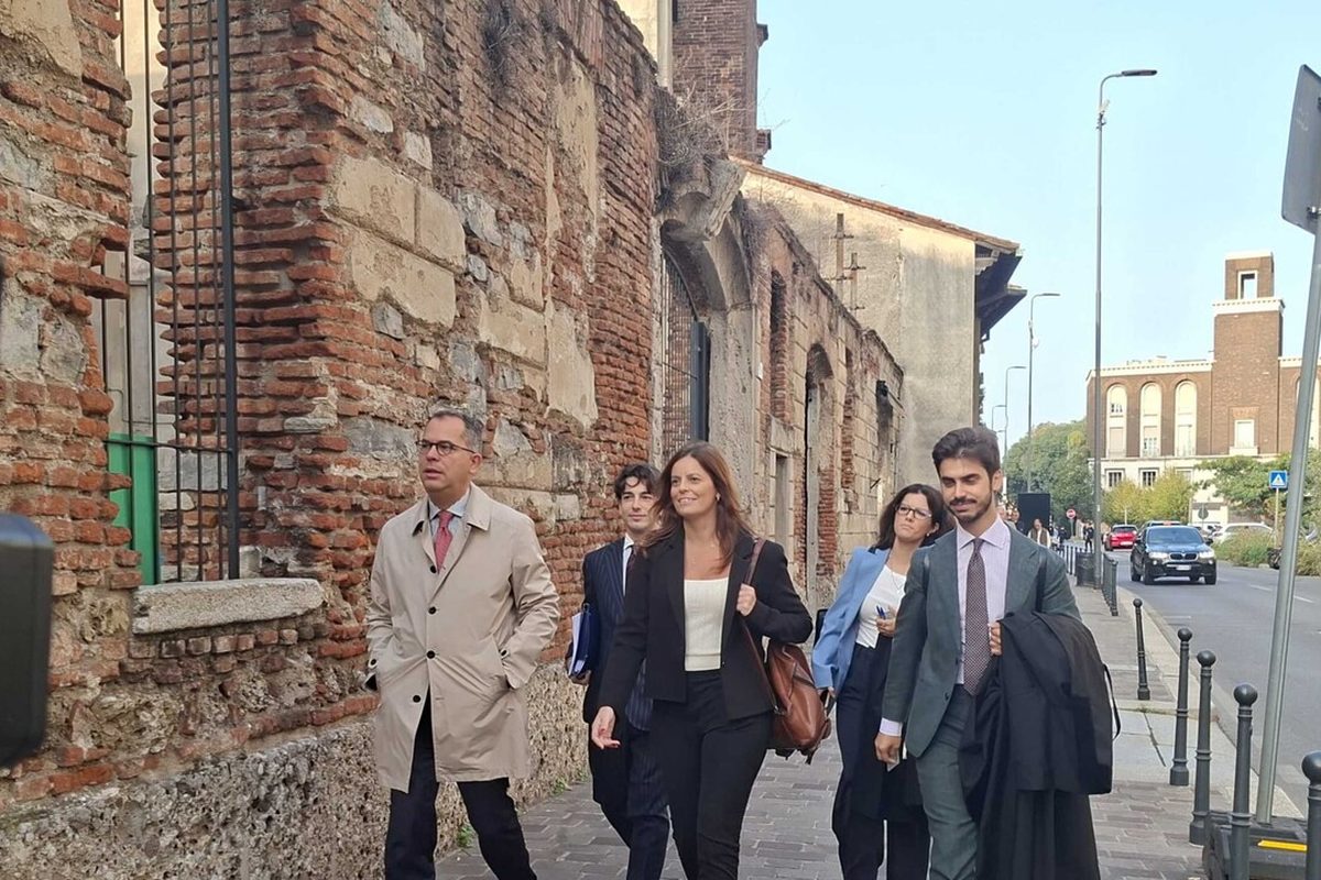 Ilaria Salis in Tribunale per caso dei collaboratori