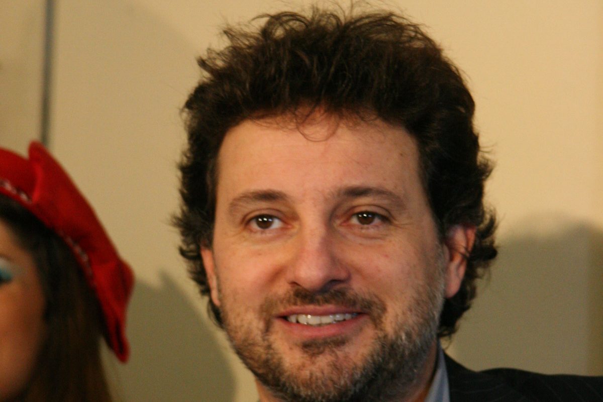 Leonardo Pieraccioni, ritrovato il libretto delle medie: "L'ho annusato e ho sentito…