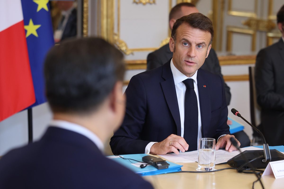 Macron denuncia violenze durante proteste in Francia