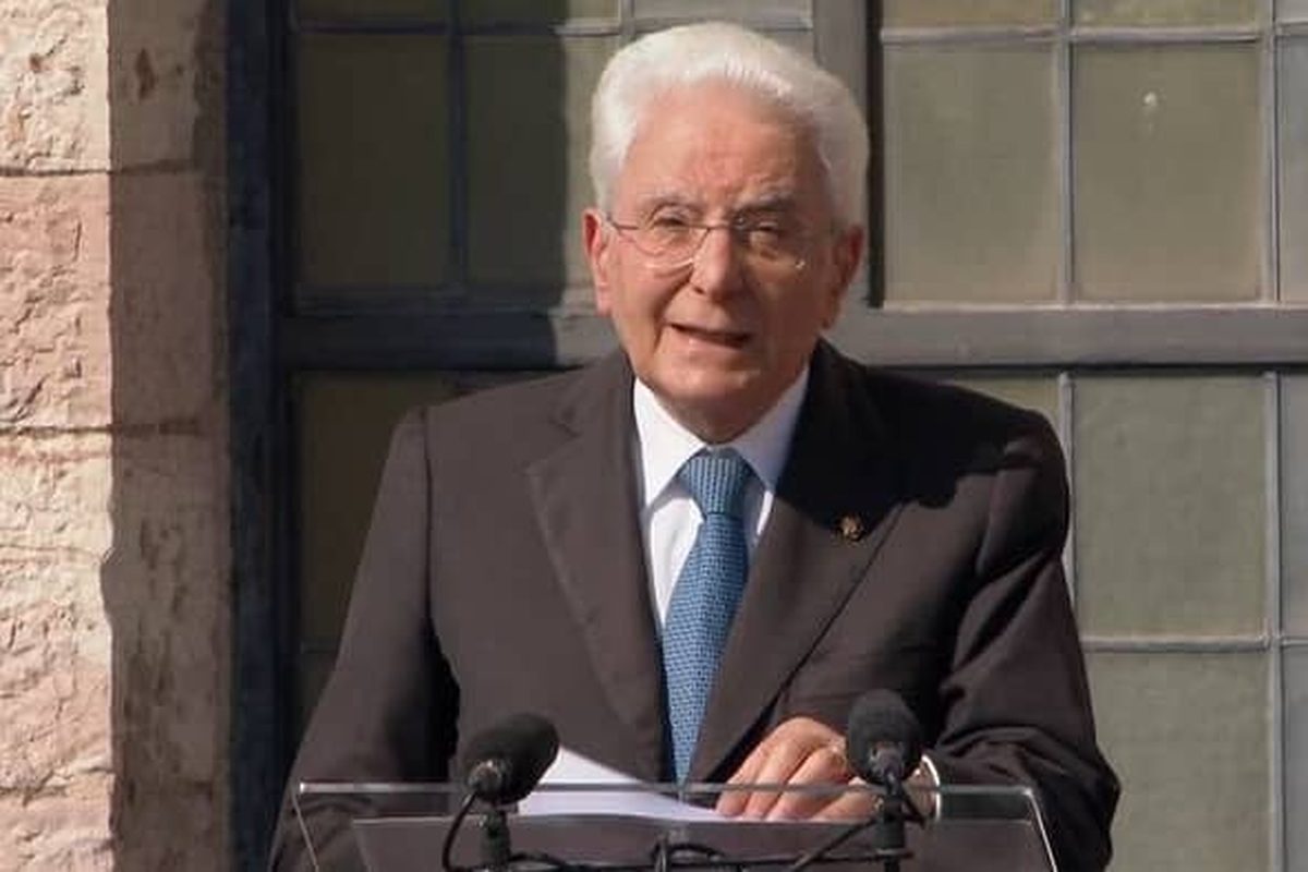 Mattarella ad Assisi: l'appello per la pace nel nome di San Francesco