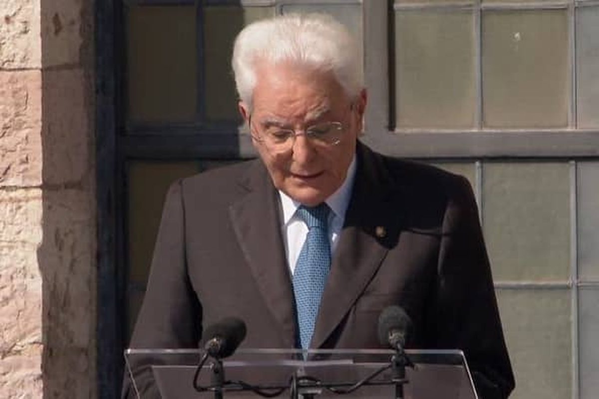 Mattarella ad Assisi: "Uccidere in nome di Dio? Non c'è colpa maggiore"