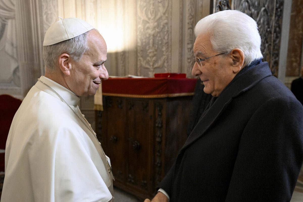 Mattarella al Papa: «Serena convalescenza» dopo le dimissioni dal Gemelli