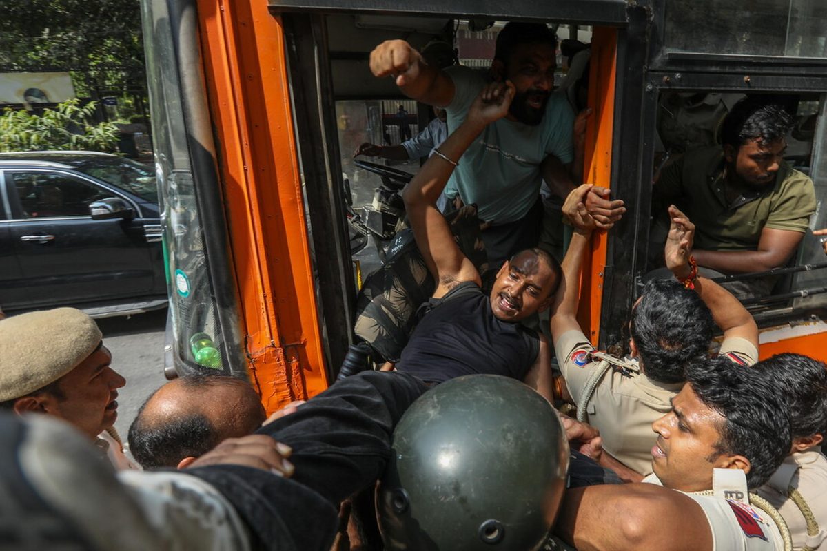 Migliaia fermati durante proteste elettorali a New Delhi