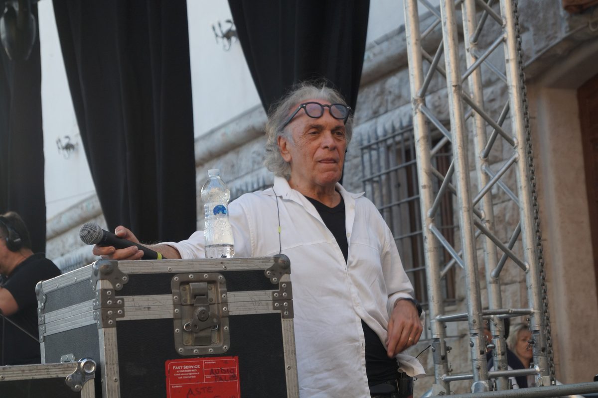 Riccardo Fogli "stanco" a Domenica In: Mara Venier lo punge in diretta