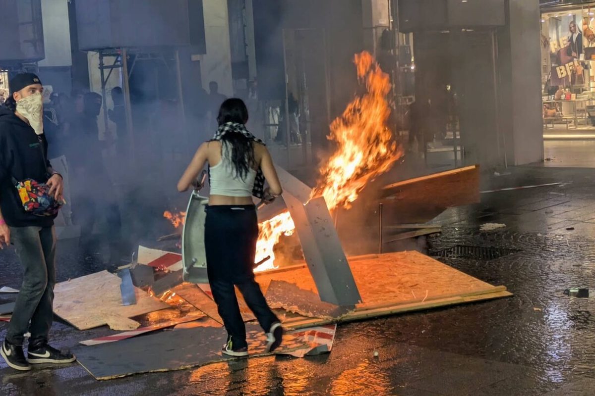 Milano: proteste di giovani contro scuola e governo
