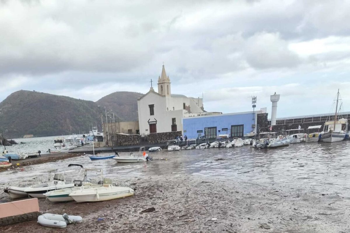 Temporale a Lipari: allagamenti e fango invadono l'isola